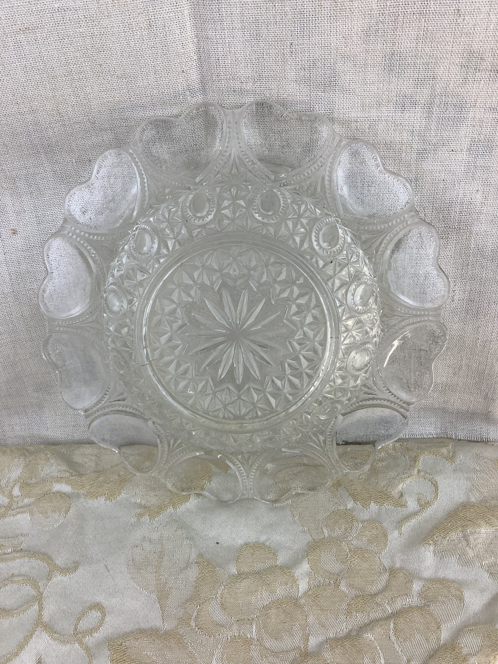 Coupe ancienne en verre moulé ciselé vintage – Réf. 20O