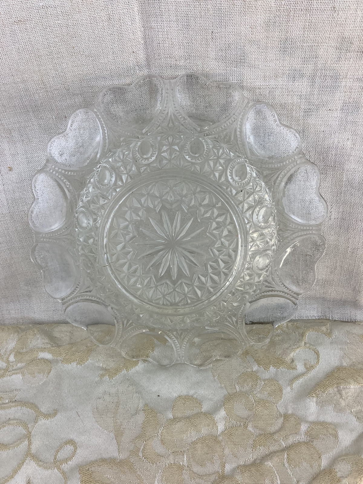 Coupe ancienne en verre moulé ciselé vintage – Réf. 20O