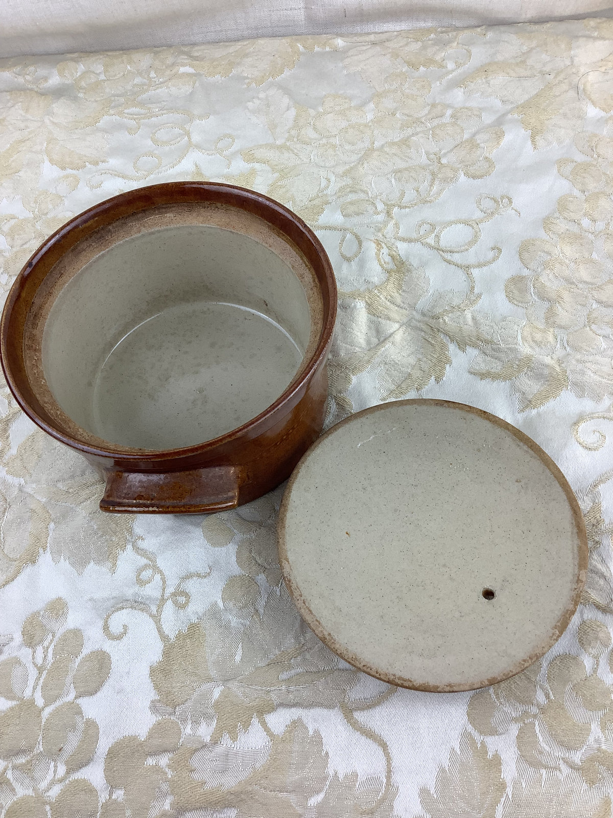 Terrine ancienne ronde en terre cuite émaillée brune avec couvercle – Pearsons of Chesterfield, Angleterre – 18J