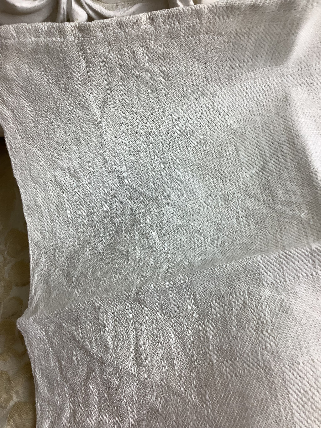 Lot de 4 serviettes anciennes en lin et chanvre damassé – broderies MG – Réf. 182