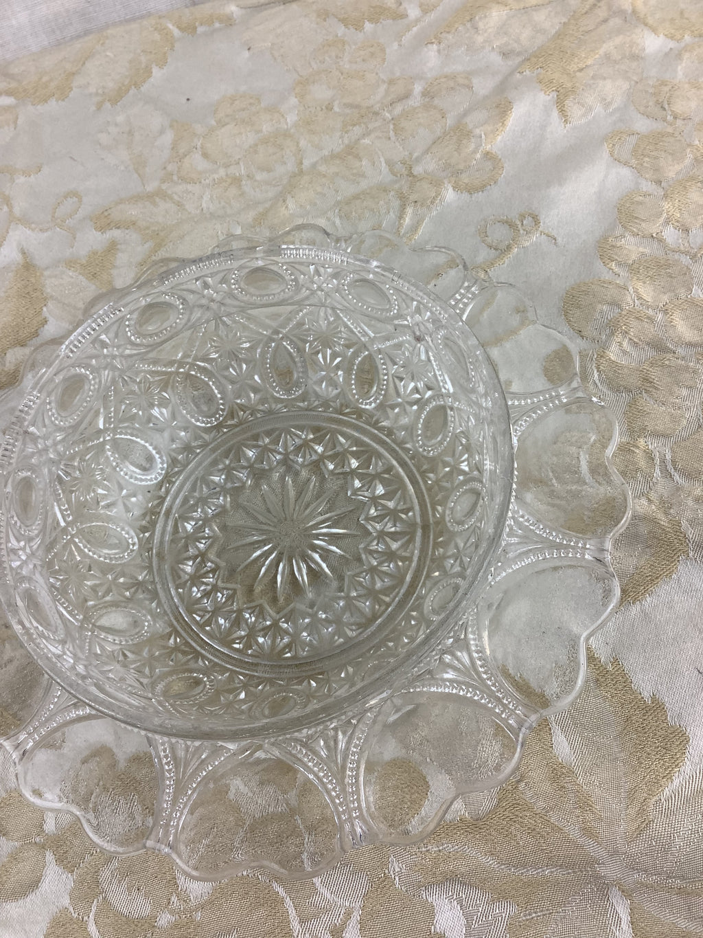 Coupe ancienne en verre moulé ciselé vintage – Réf. 20O