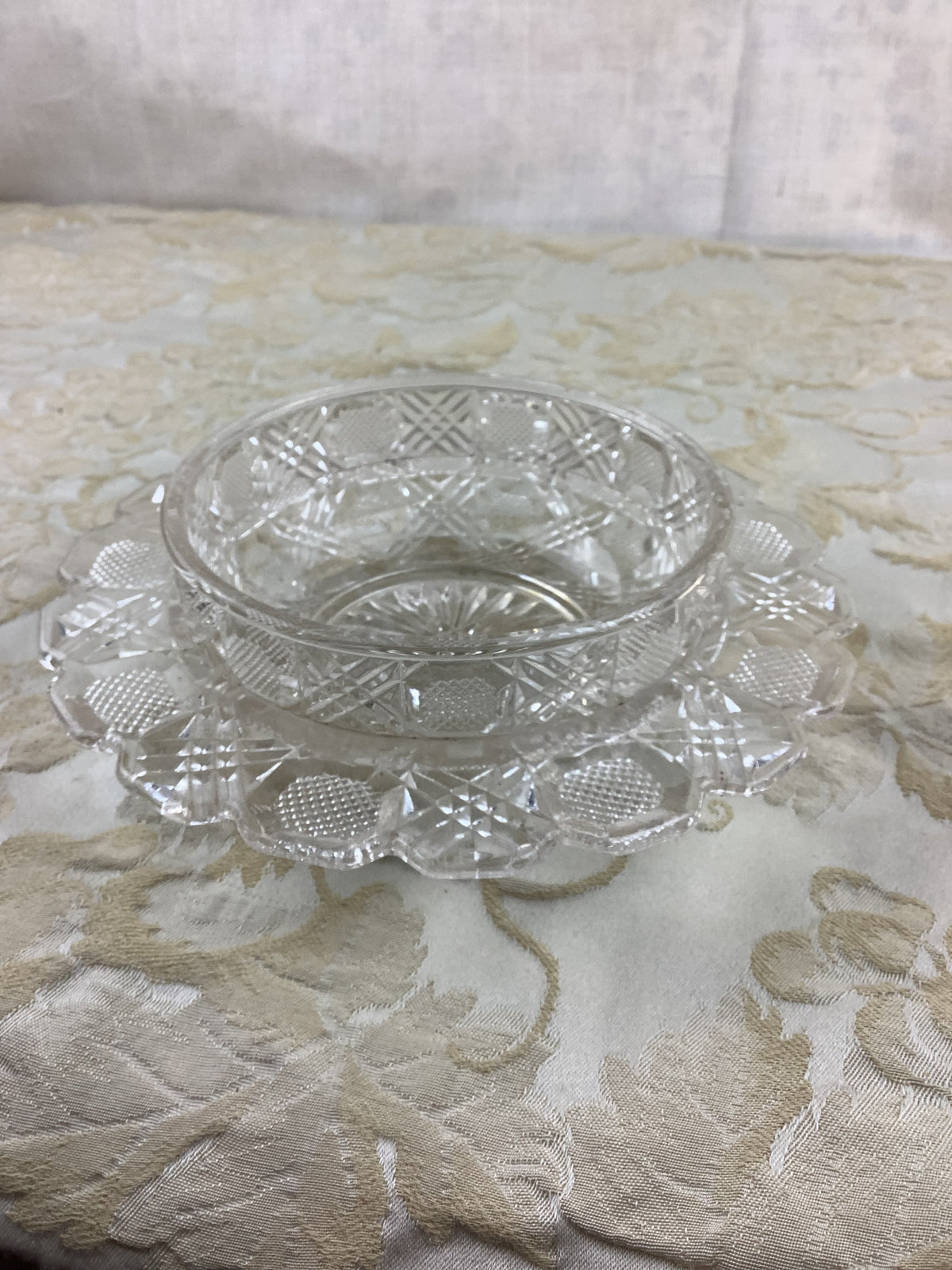 Coupe vintage en verre épais ciselé à décor géométrique – Réf. 20O1