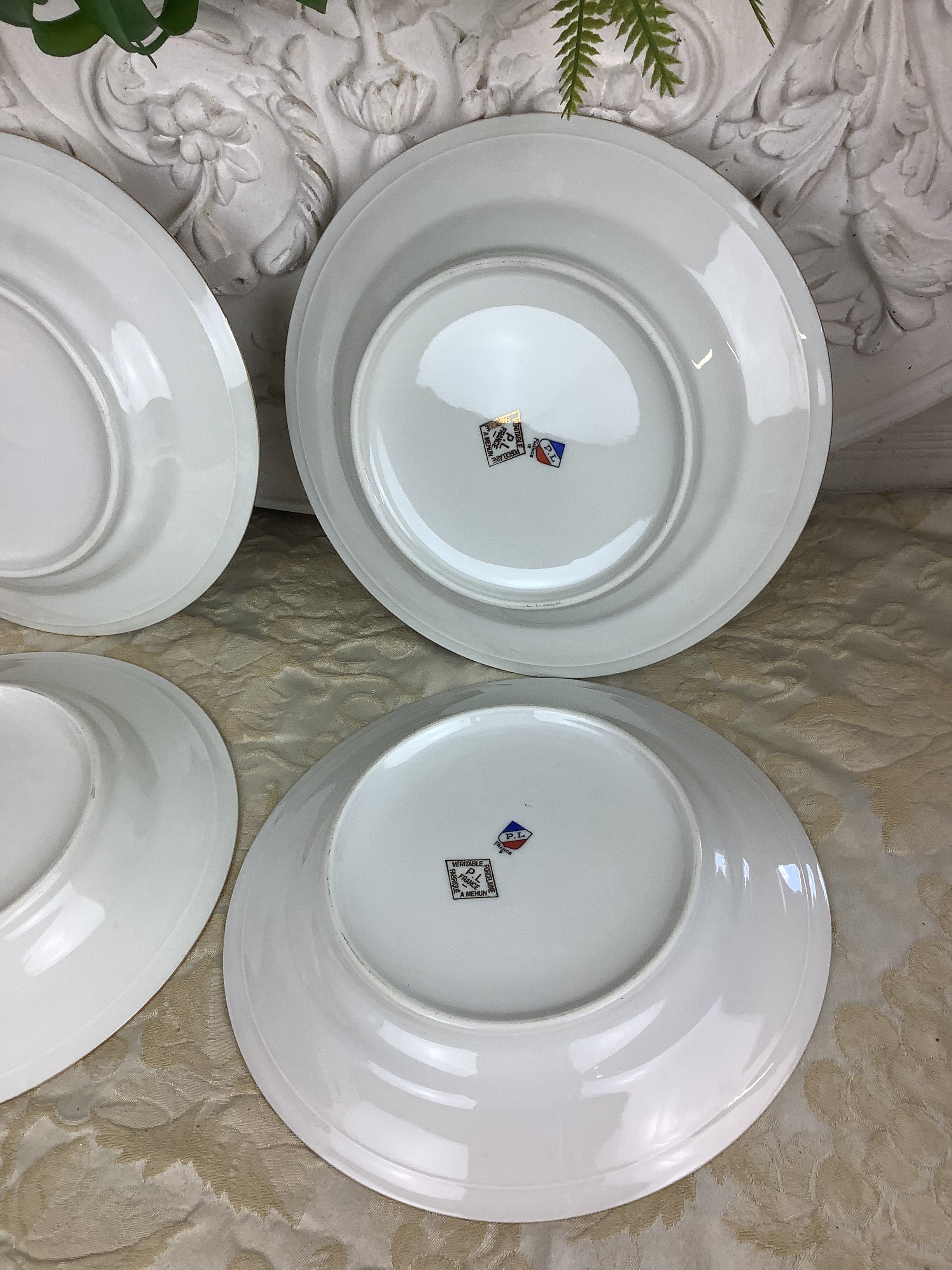 4 Assiettes creuses anciennes en Porcelaine Limoges France décor gibier/chasse