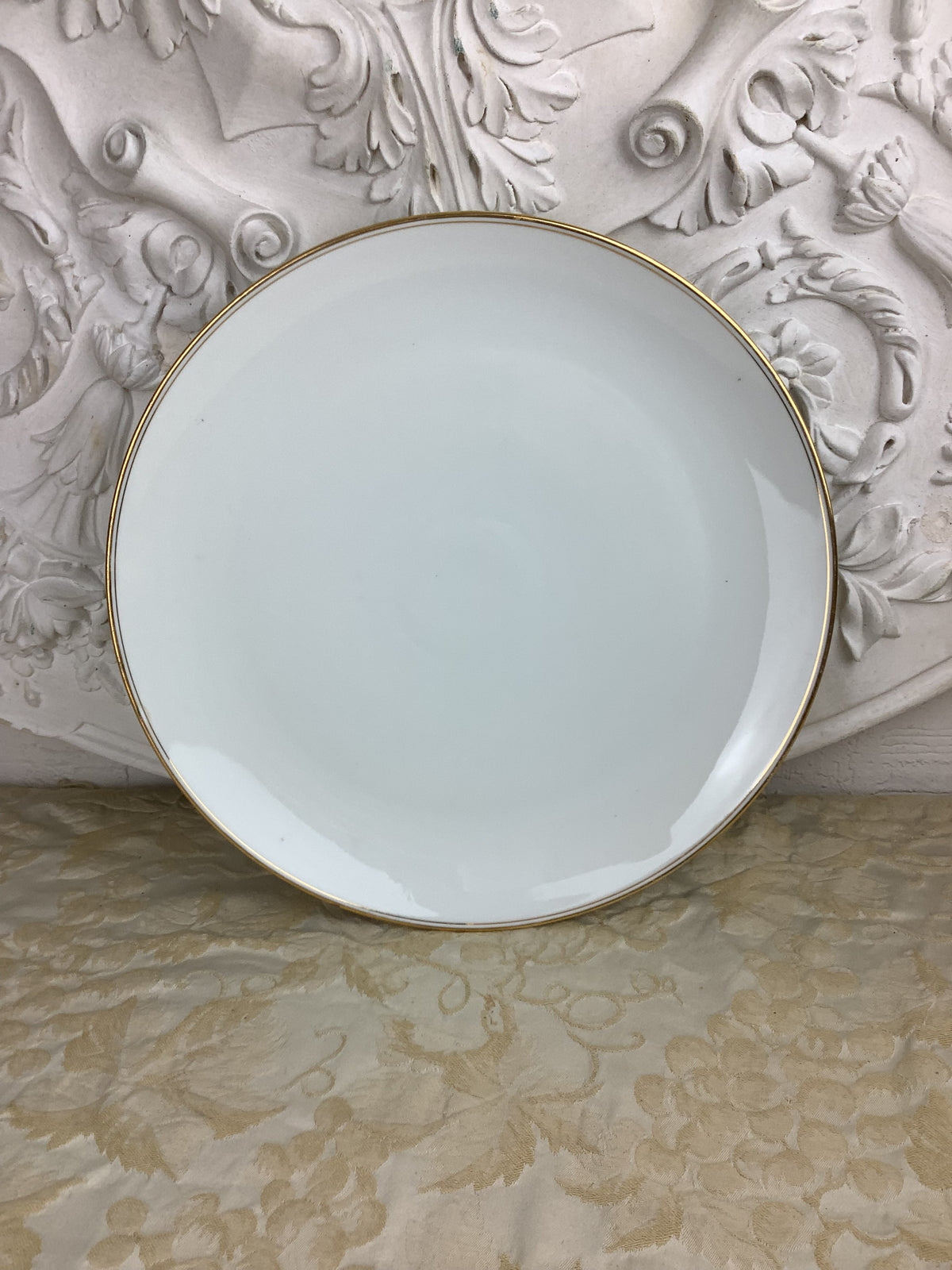 Plat rond de service en porcelaine de Limoges – Réf. 26 A