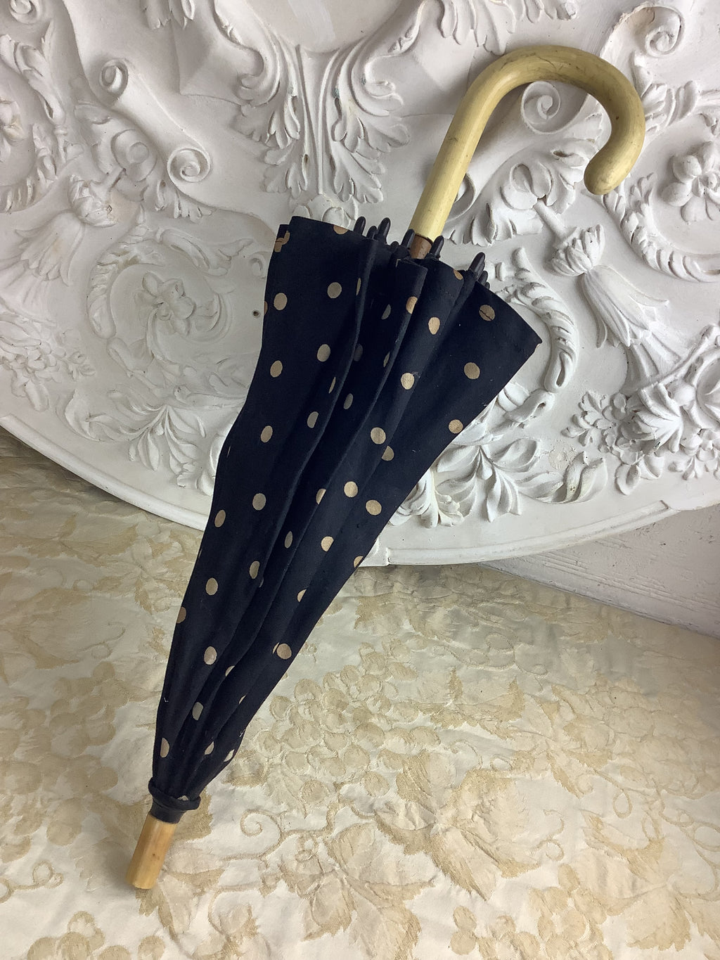 Ombrelle ancienne de dame à pois – Réf. 189