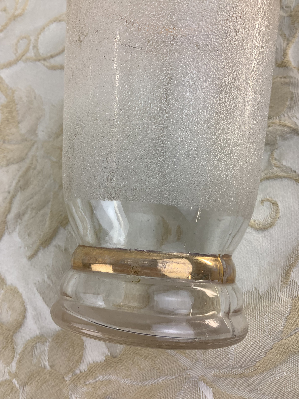 Vase vintage en verre transparent à liserés dorés – Réf. 20M
