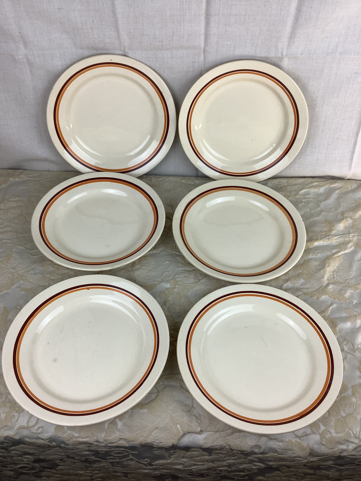 Lot de 6 assiettes plates anciennes Moulin des Loups Saint-Amand, liserés safran et paprika – 15N
