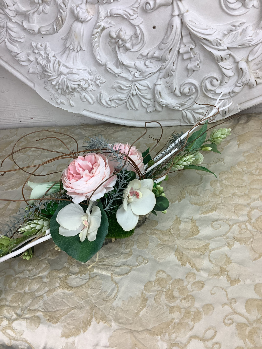 Composition florale C4-Renoncule rose poudré et fleurs blanches