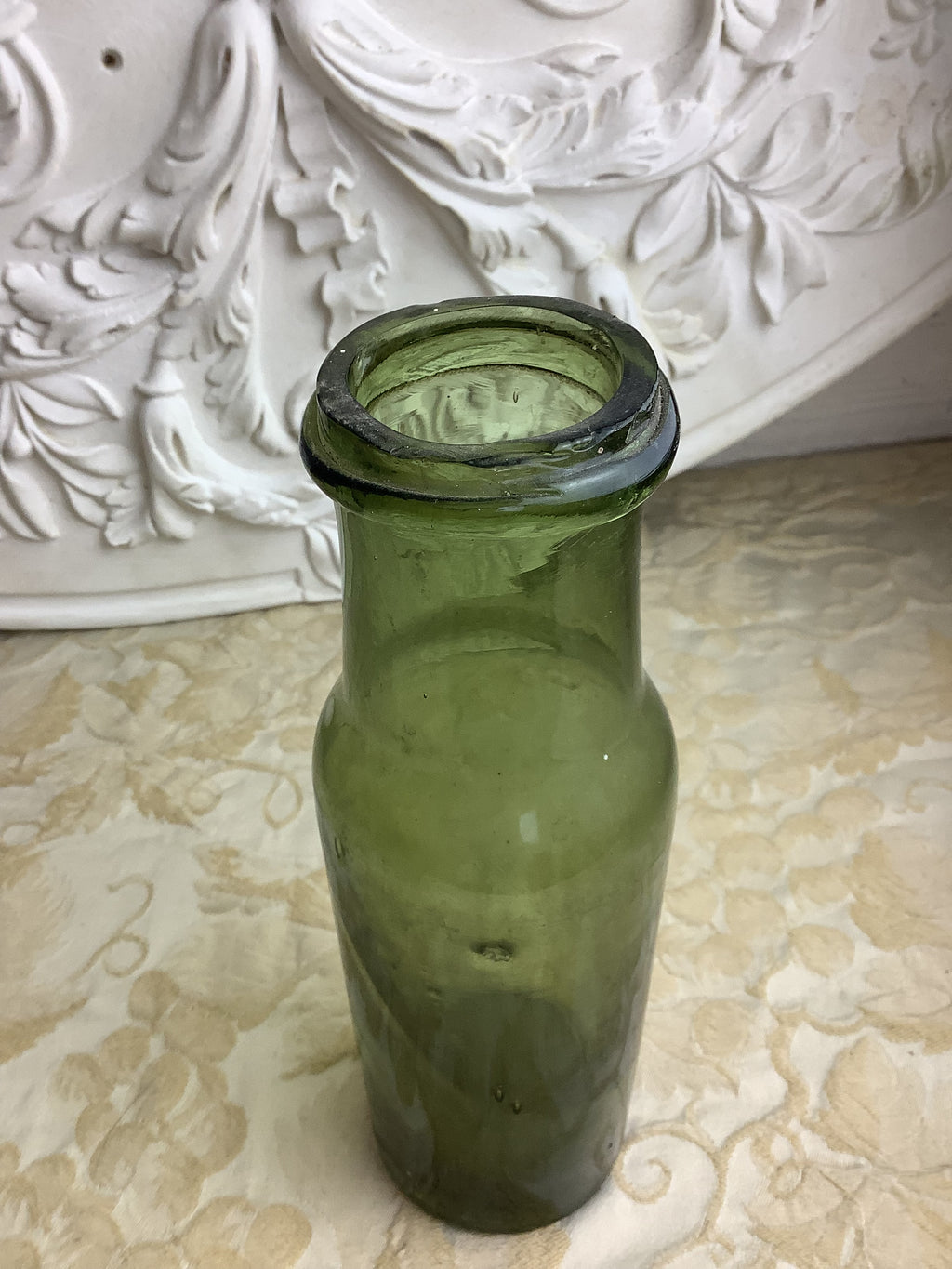 Ancienne bouteille de conservation en verre soufflé vert olive, type gueulard – Ref 29I