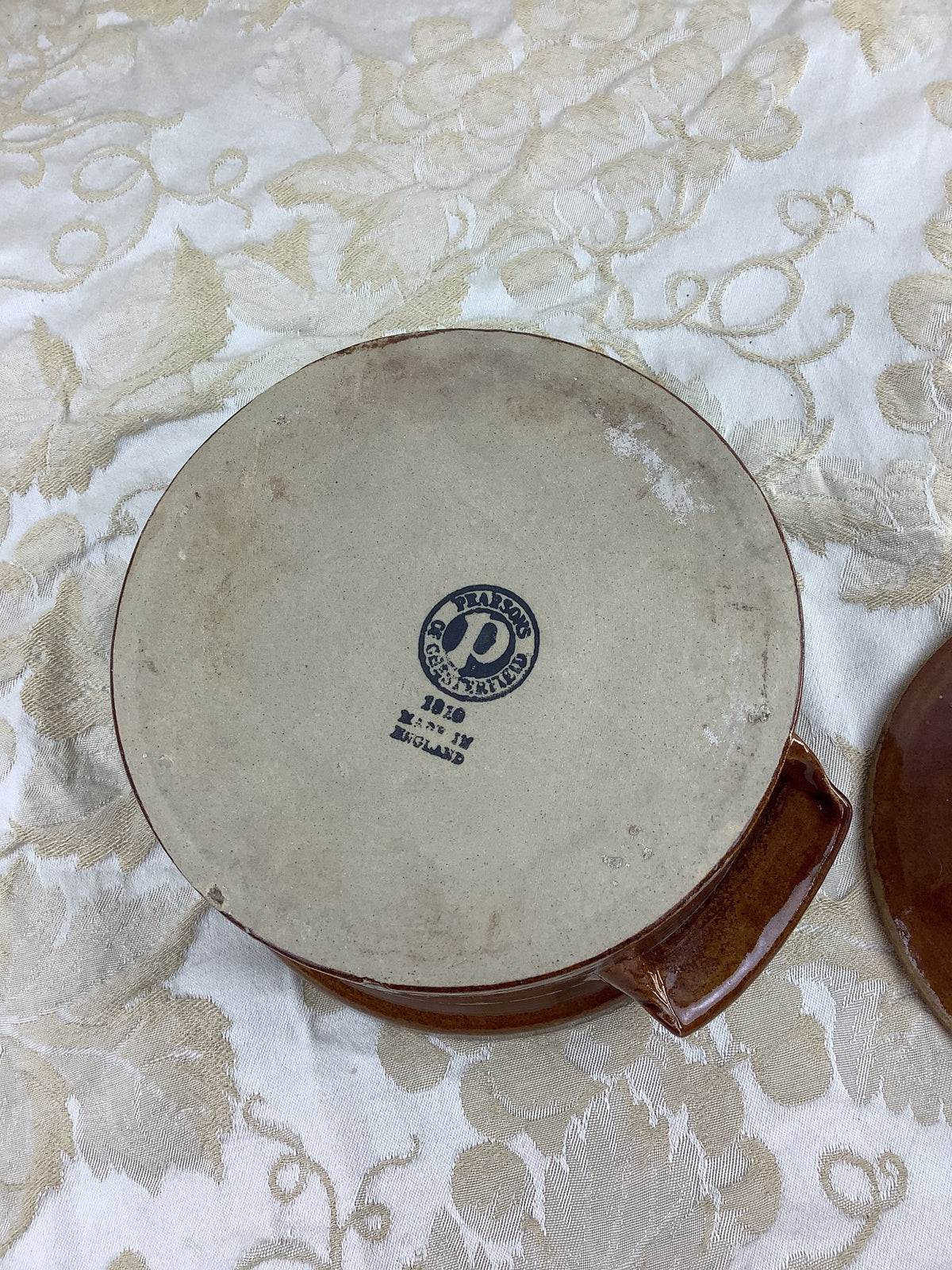 Terrine ancienne ronde en terre cuite émaillée brune avec couvercle – Pearsons of Chesterfield, Angleterre – 18J