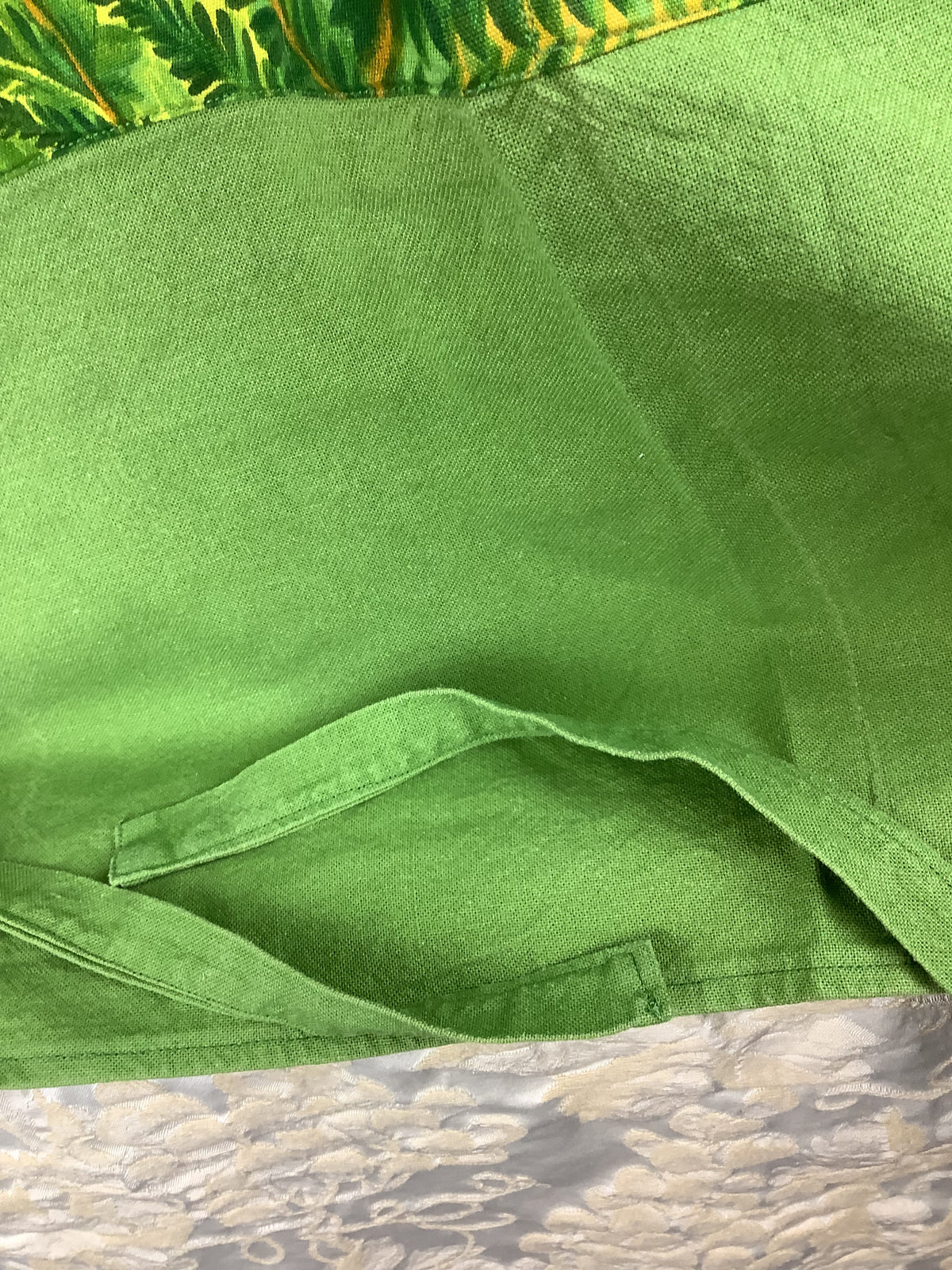 Vintage green apron with fern pattern – Ref. 57