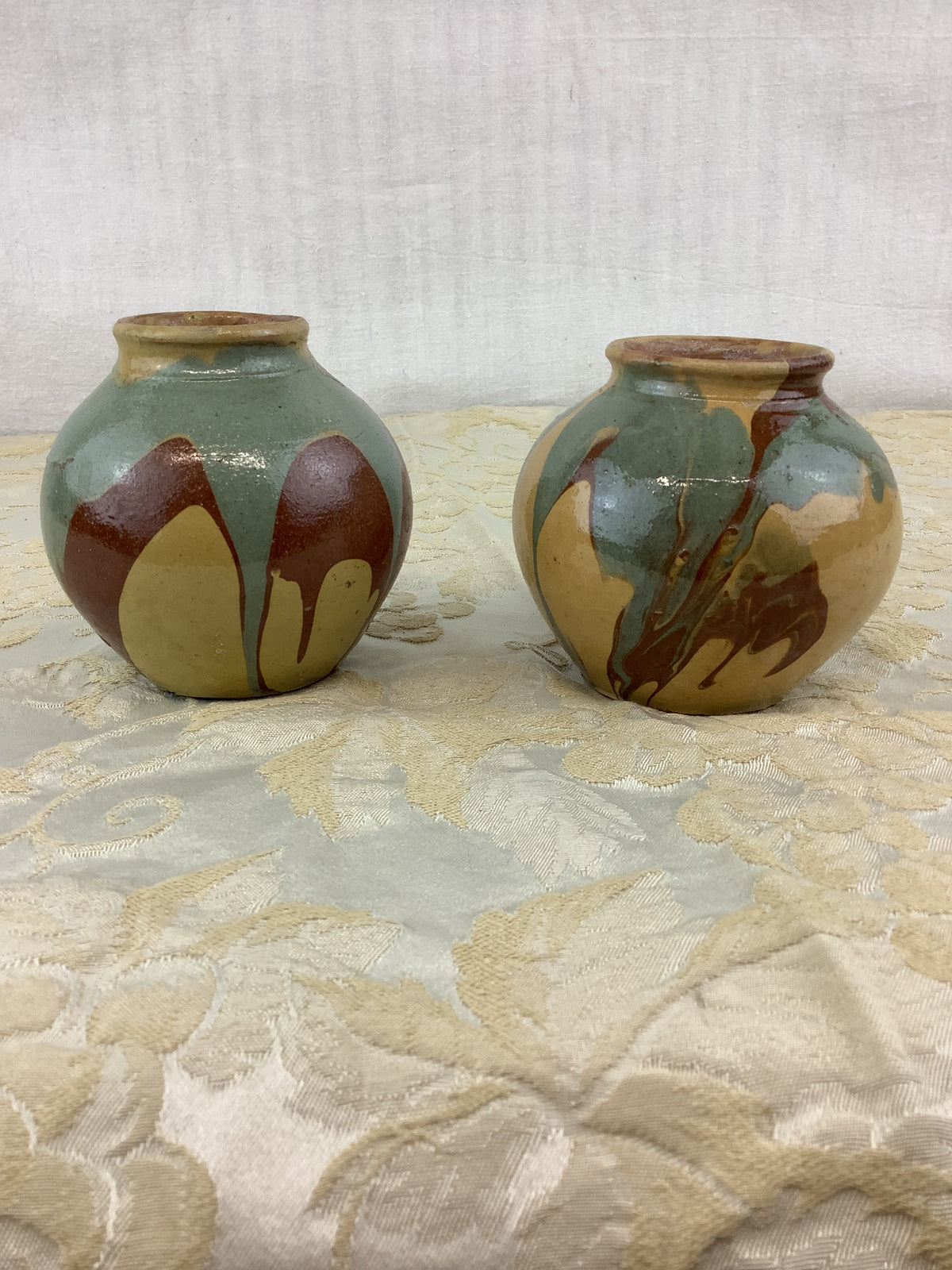 Paire de petits vases boules en grès émaillé polychrome – Réf. 78