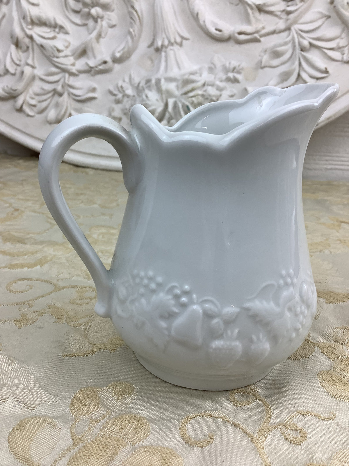 Petit Pot à lait , à crème en Porcelaine blanche