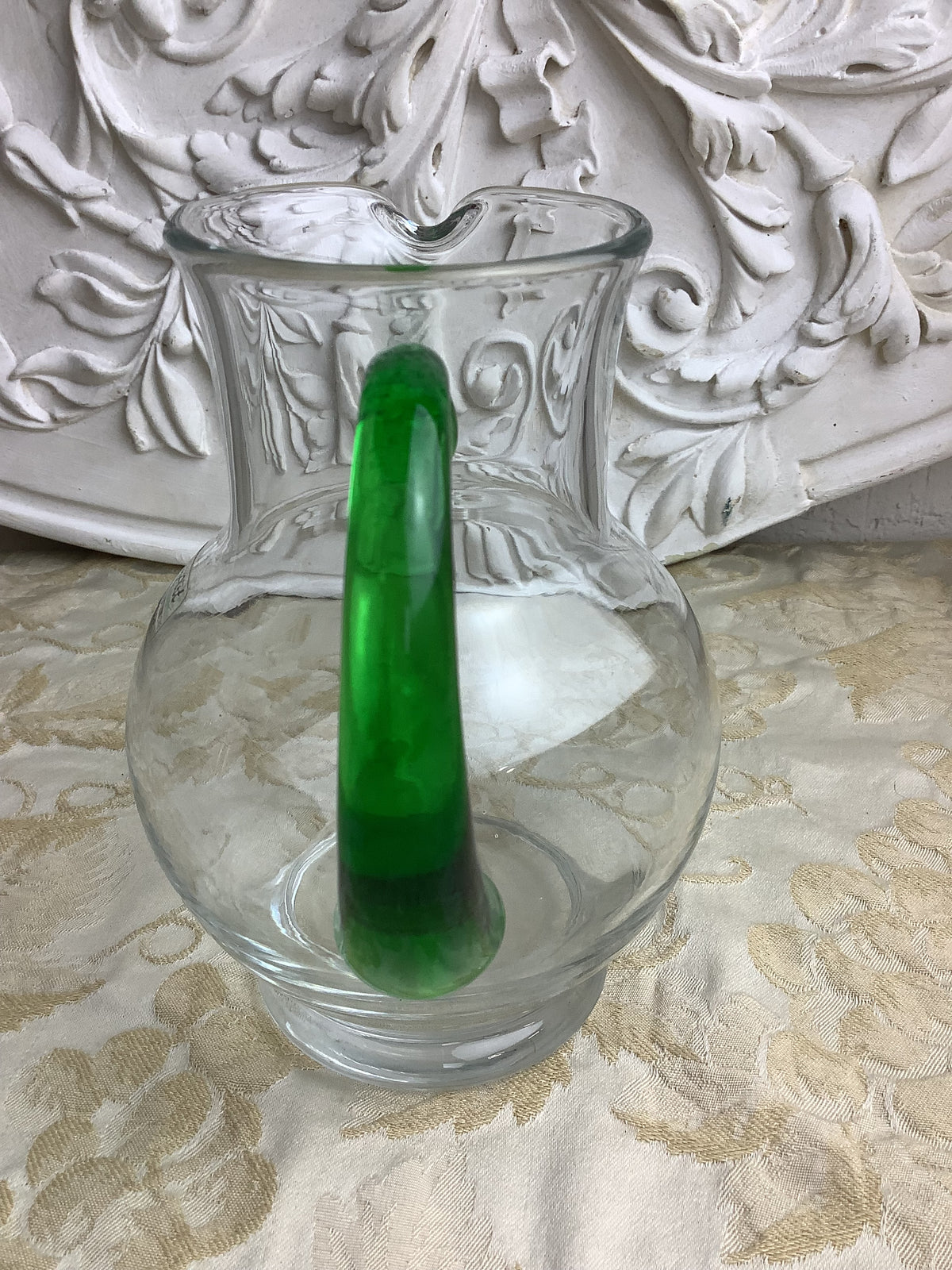 Titre : Pichet en verre soufflé transparent et anse verte RomanArt – Réf. 28I