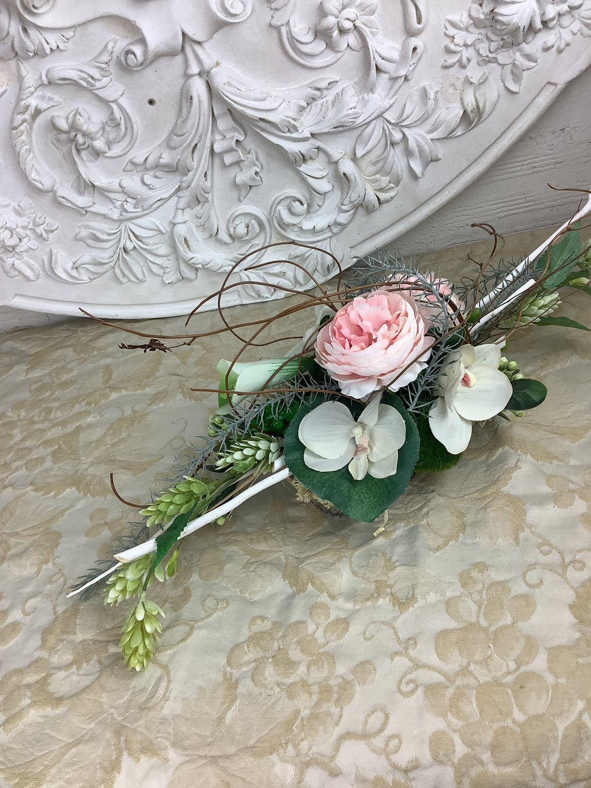 Composition florale C4-Renoncule rose poudré et fleurs blanches