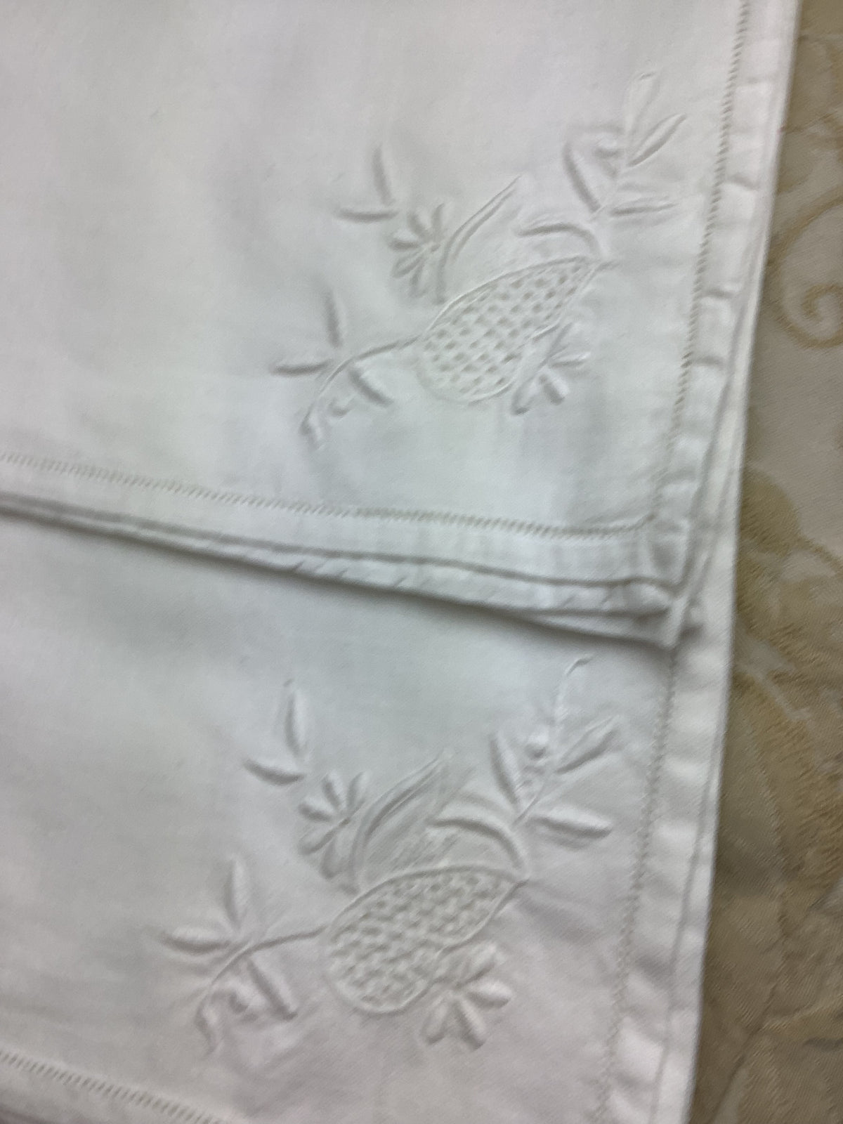 6 serviettes de table anciennes en coton blanc brodé – Réf. 187