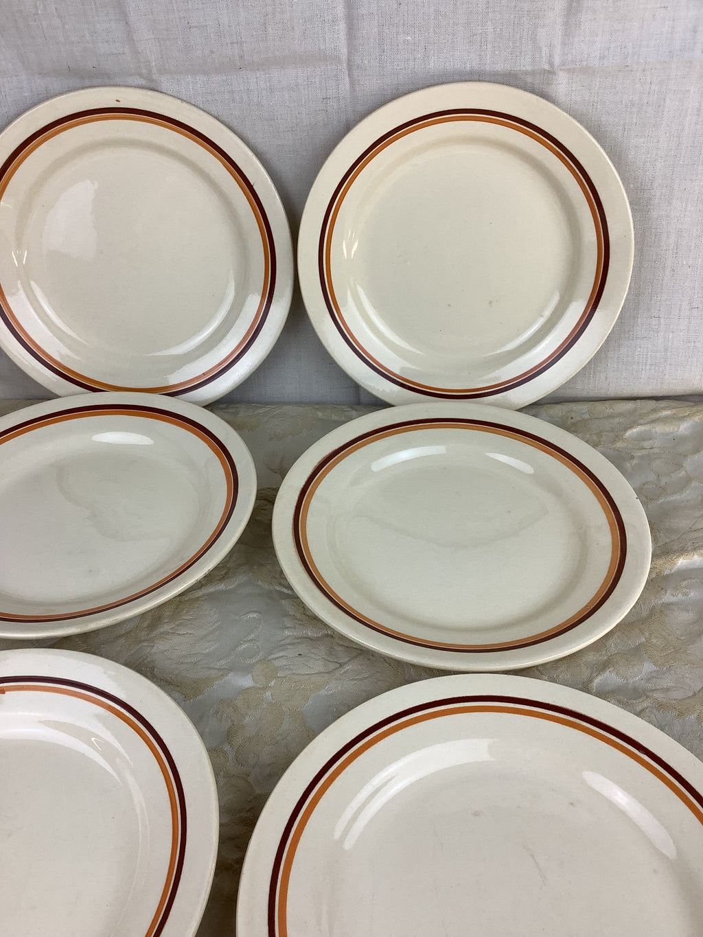 Lot de 6 assiettes plates anciennes Moulin des Loups Saint-Amand, liserés safran et paprika – 15N