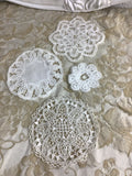 Lot de 4 petits napperons anciens - Réf. 185