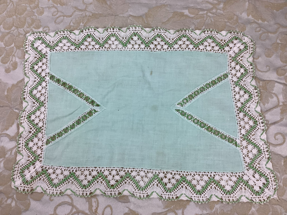 Napperon rectangulaire ancien fait main - Réf 128