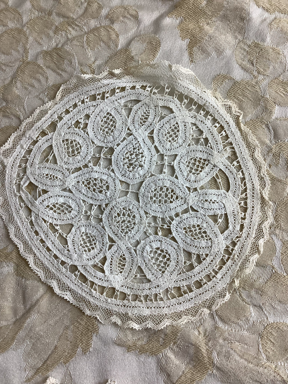 Lot de 3 anciens napperons au crochet-Réf 184