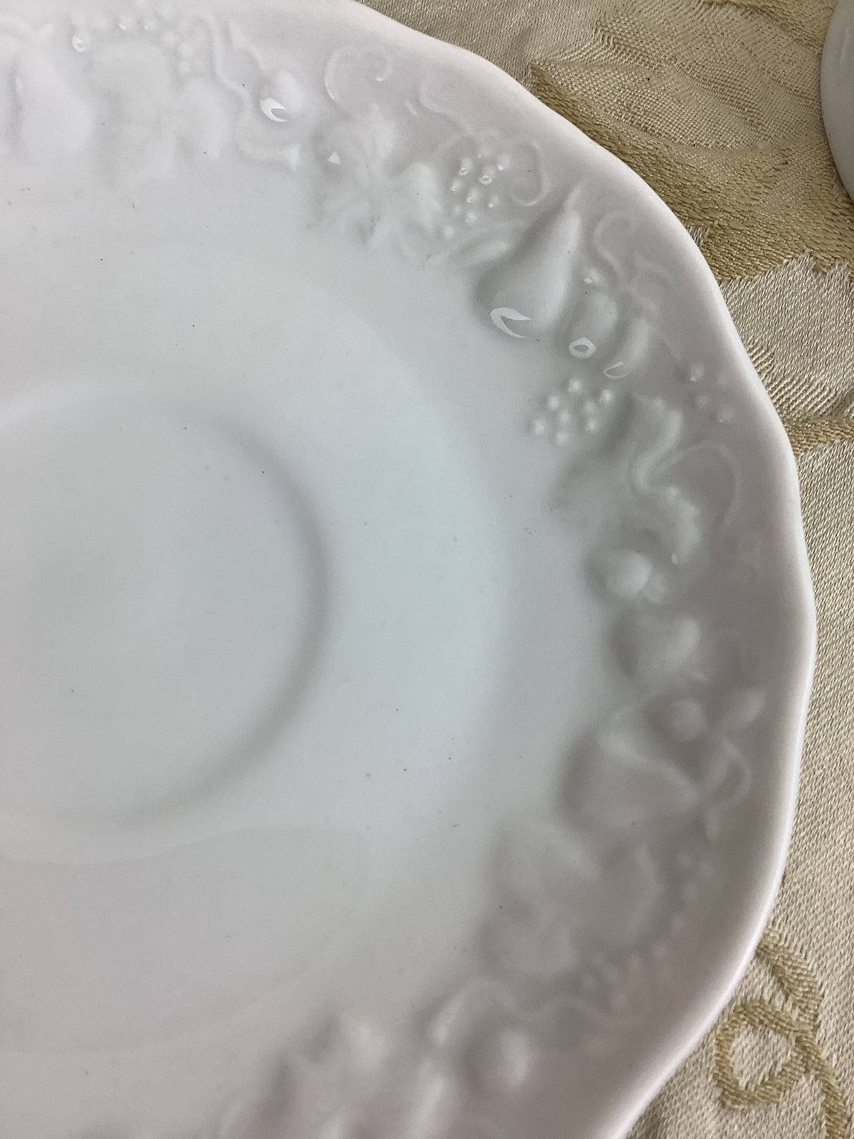 Lot de 6 tasses et soucoupes anciennes en porcelaine blanche – Réf. 23B