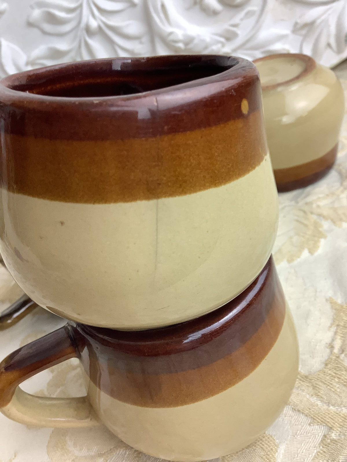 4 Tasses anciennes en céramique émaillée -Ref 12U