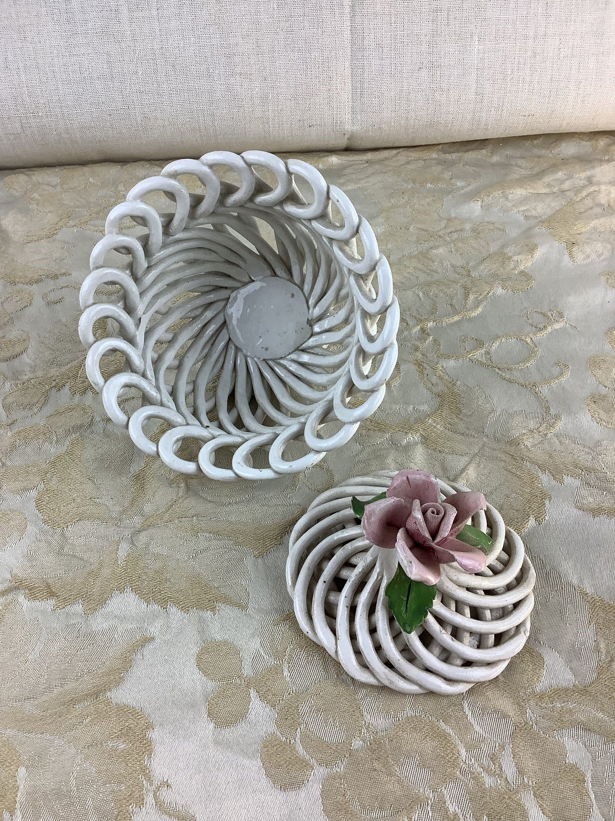 Bonbonnière ajourée en céramique Bassano, rose rose- Ref 13K