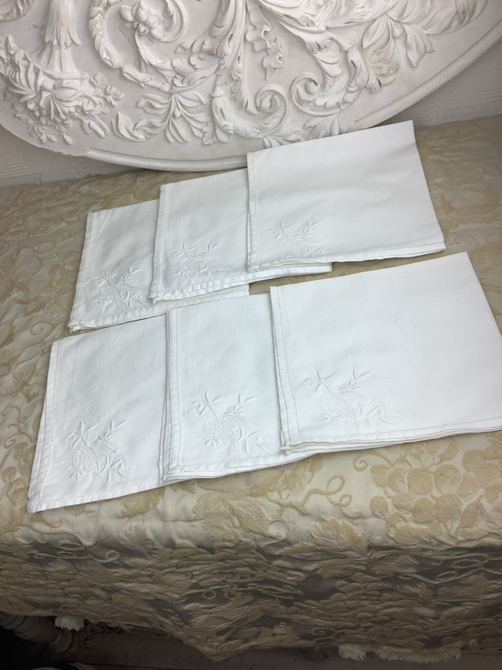 6 serviettes de table anciennes en coton blanc brodé – Réf. 187