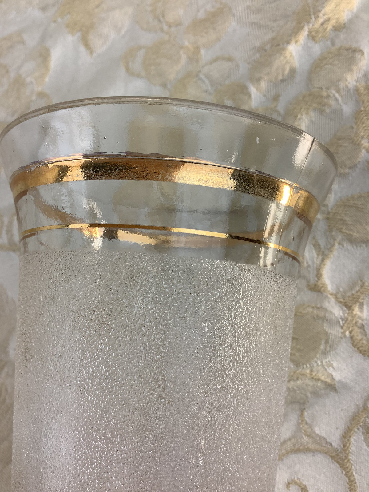 Vase vintage en verre transparent à liserés dorés – Réf. 20M