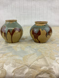 Paire de petits vases boules en grès émaillé polychrome – Réf. 78