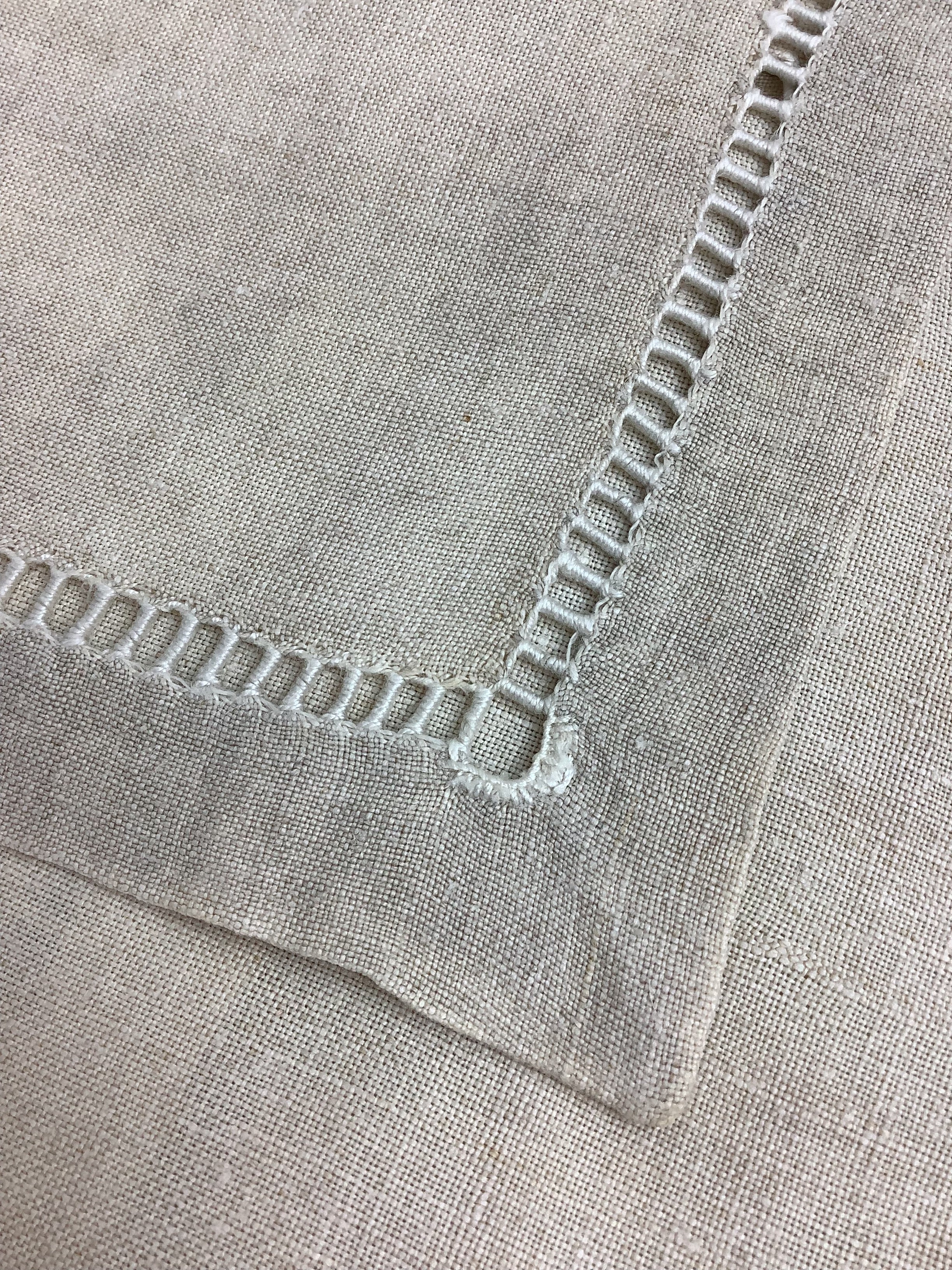 6 petites serviettes de table en lin ancien