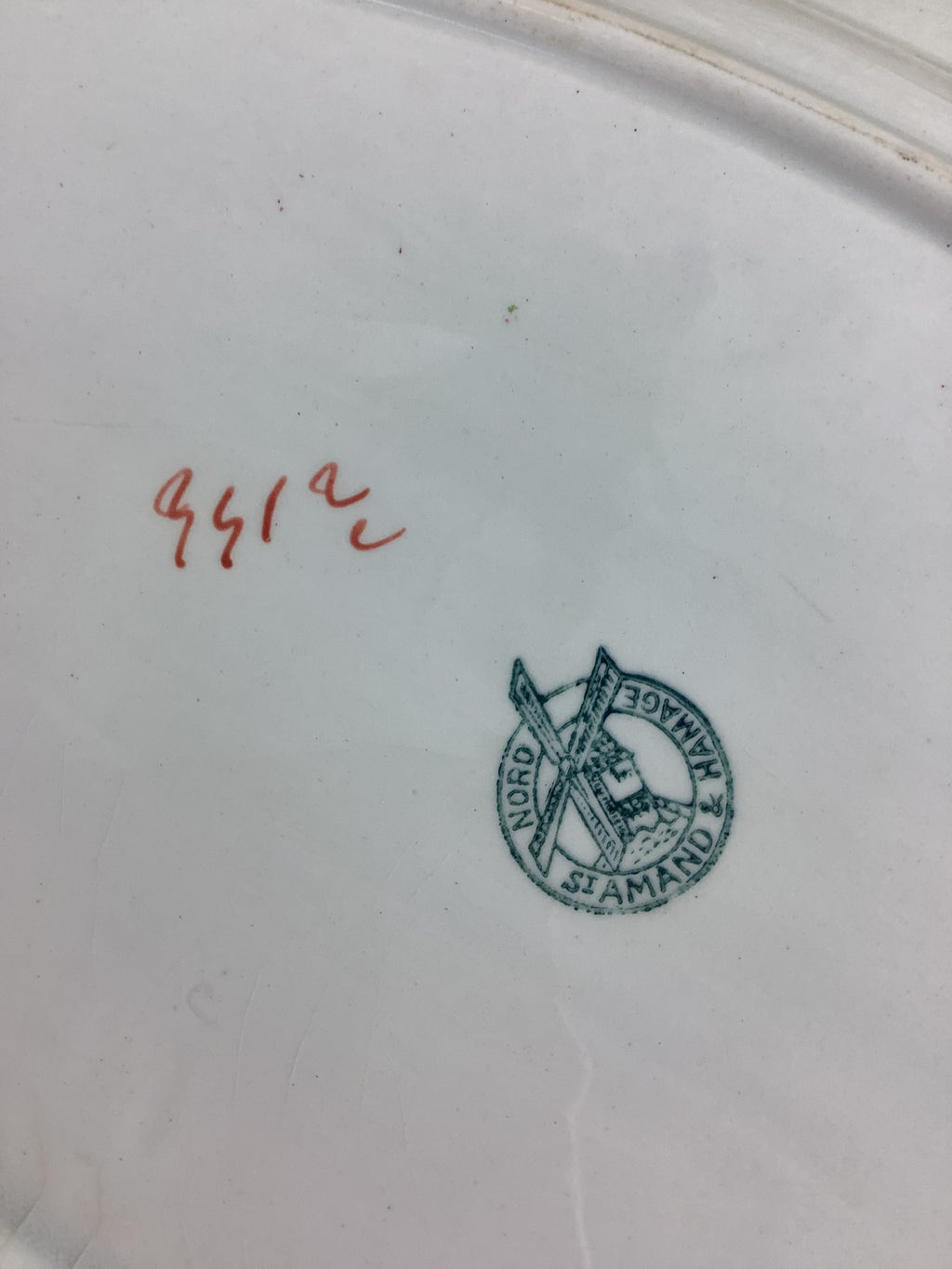 Ancien Plat de forme ovale Terre de fer Moulins des loups France