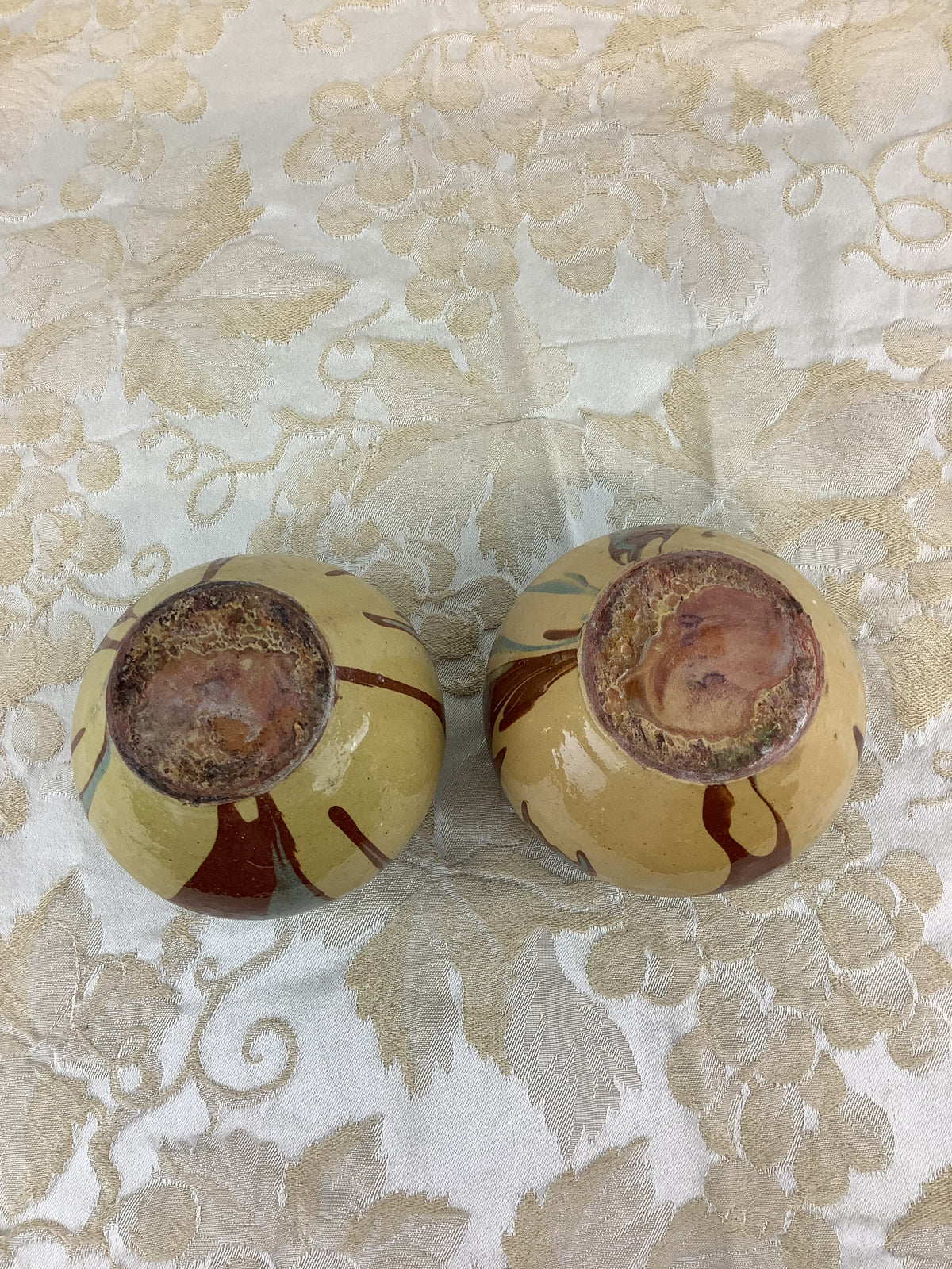 Paire de petits vases boules en grès émaillé polychrome – Réf. 78