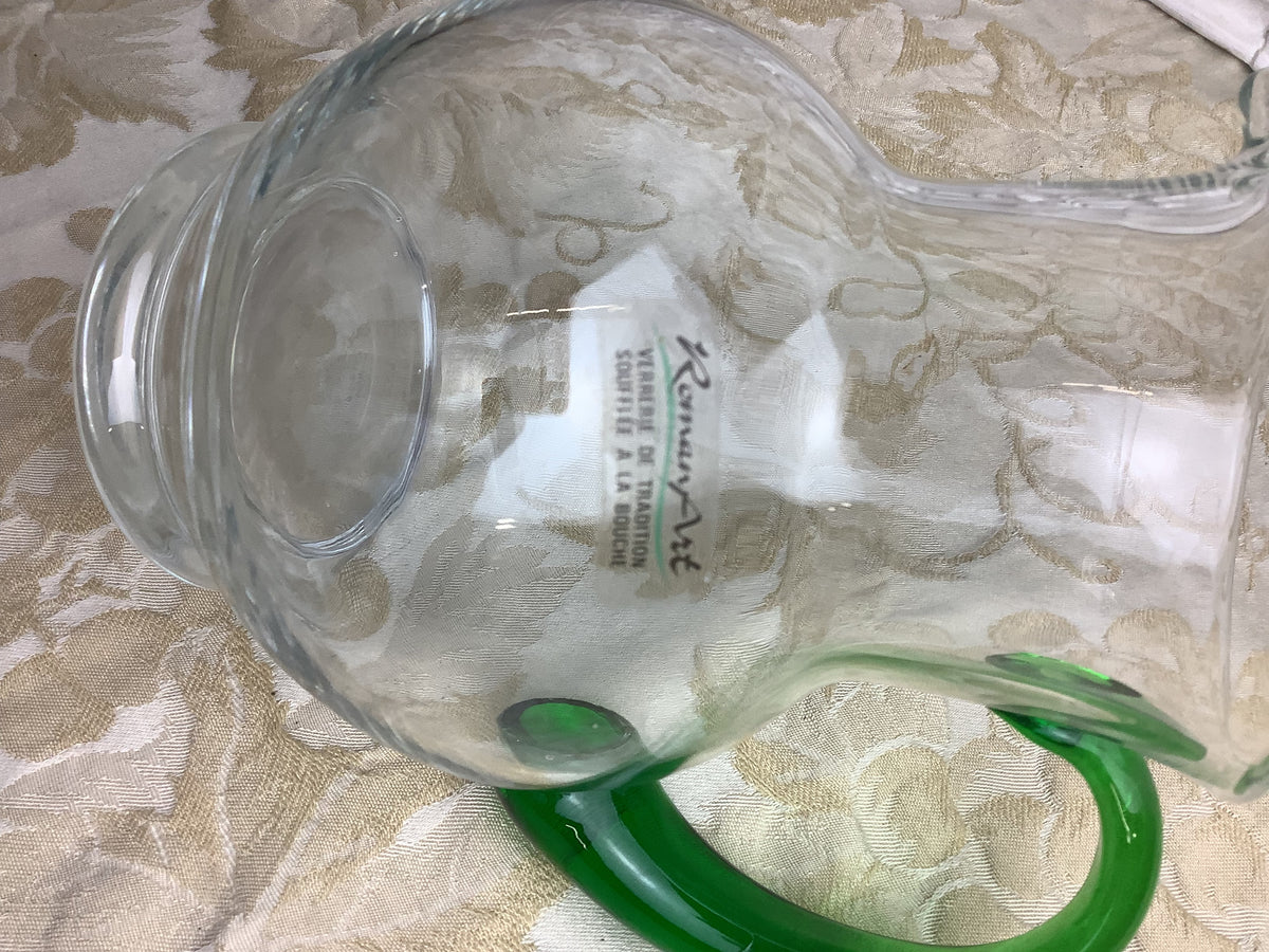 Titre : Pichet en verre soufflé transparent et anse verte RomanArt – Réf. 28I