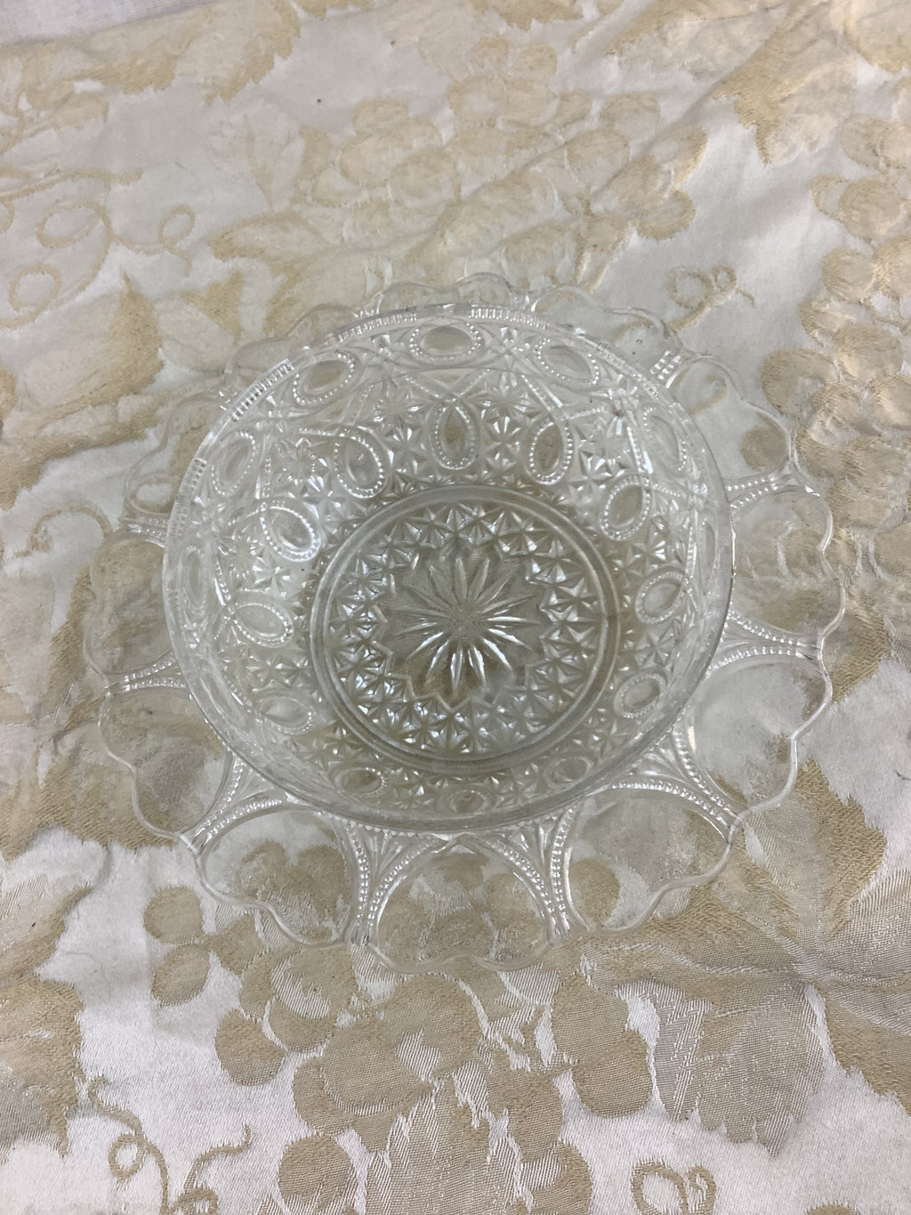 Coupe ancienne en verre moulé ciselé vintage – Réf. 20O