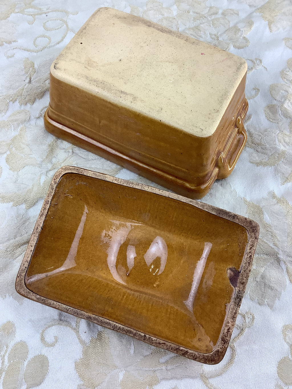 Terrine ancienne en terre cuite émaillée artisanale – Réf. 18M