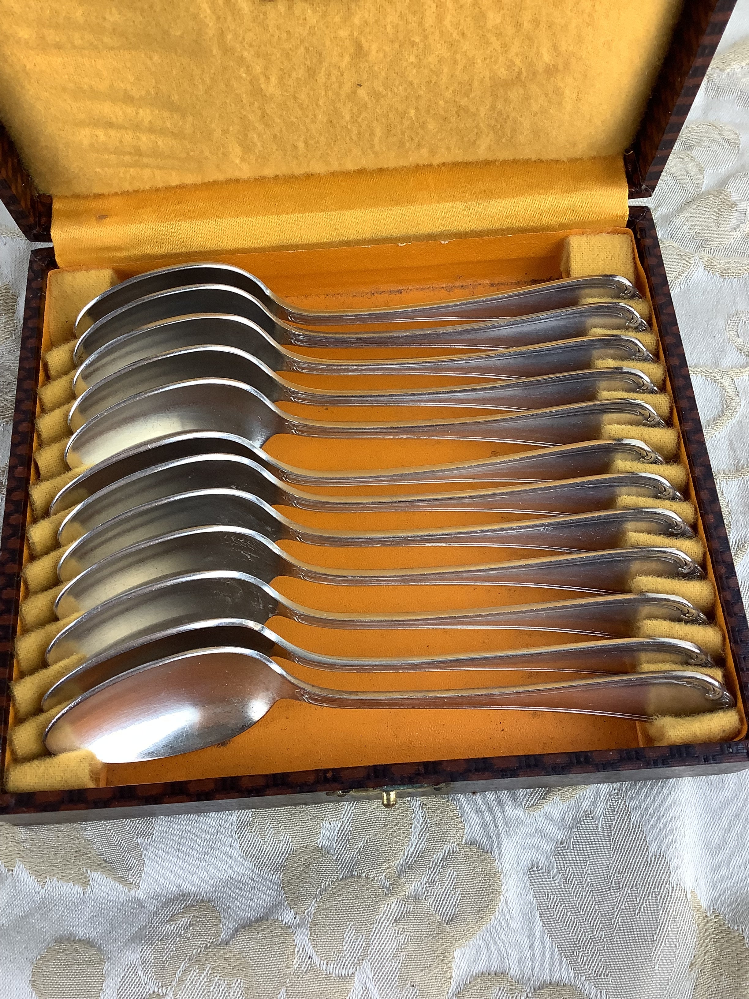 Coffret 12 petites cuillères anciennes