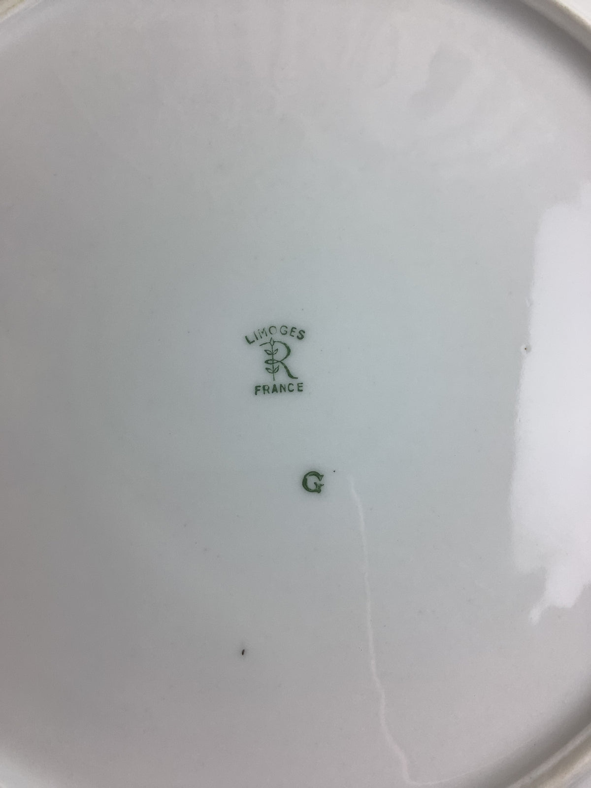 6 assiettes plates en porcelaine de Limoges – Réf. 27I