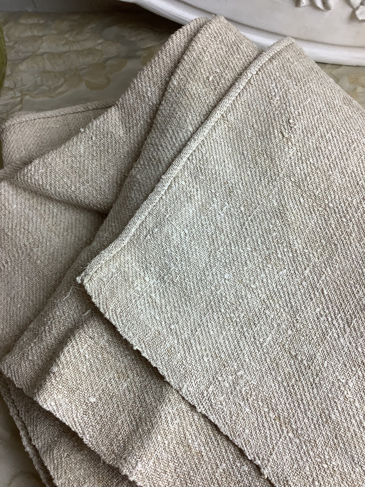 Coupon de toile ancienne en chevrons – Charme rustique d’autrefois- Ref 188