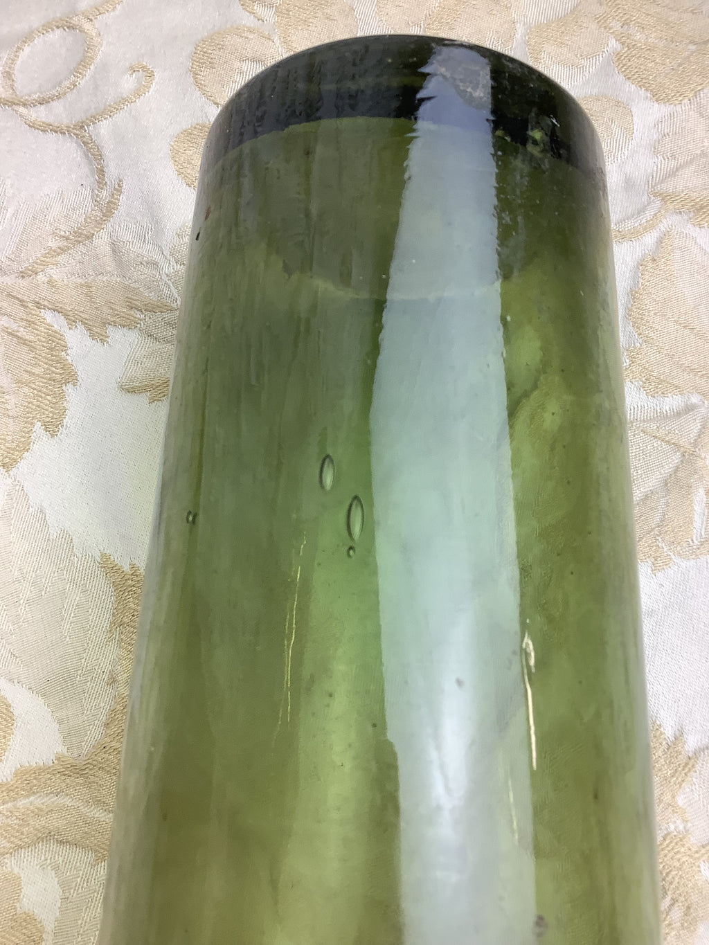 Ancienne bouteille de conservation en verre soufflé vert olive, type gueulard – Ref 29I