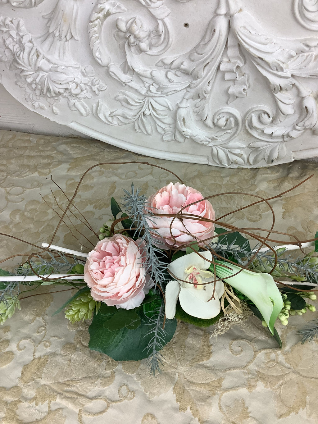 Composition florale C4-Renoncule rose poudré et fleurs blanches