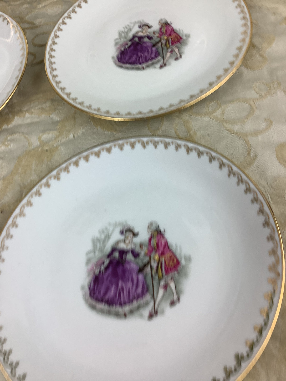 6 Assiettes à dessert anciennes en Porcelaine de Limoges France