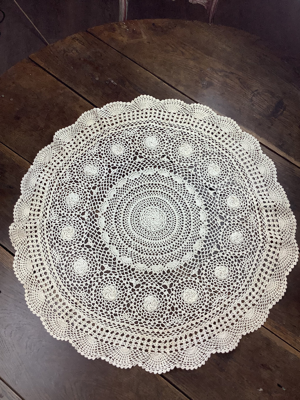 Napperon rond en crochet de coton ivoire – Réf. 165