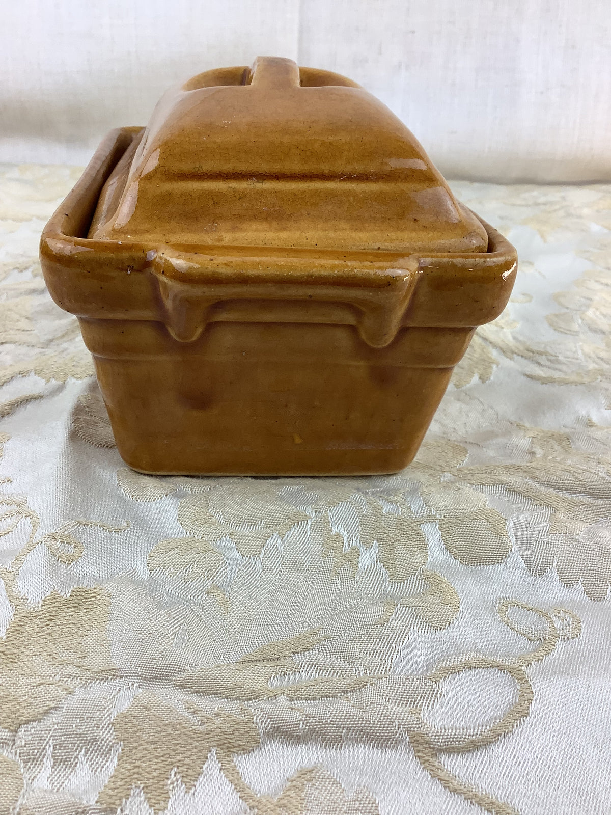 Terrine ancienne en terre cuite émaillée artisanale – Réf. 18M