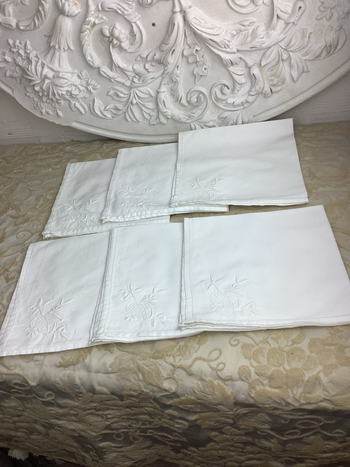 6 serviettes de table anciennes en coton blanc brodé – Réf. 187