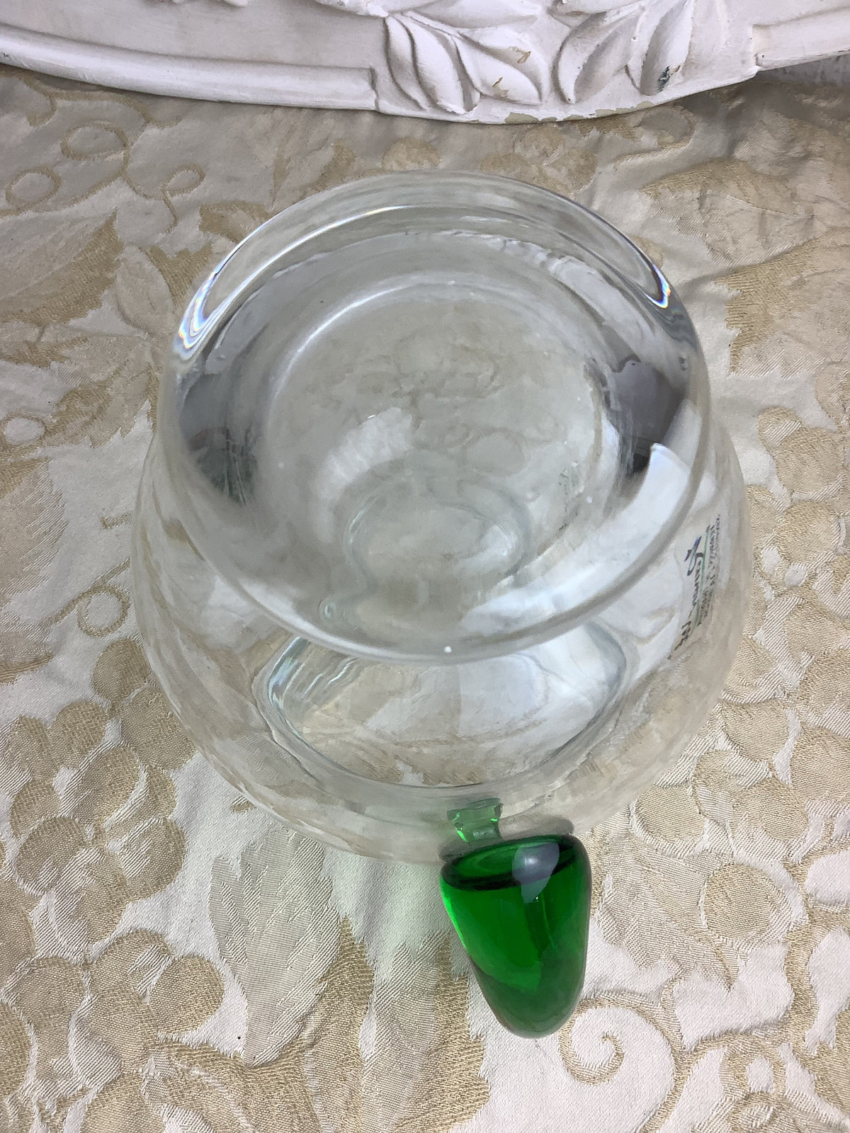 Titre : Pichet en verre soufflé transparent et anse verte RomanArt – Réf. 28I