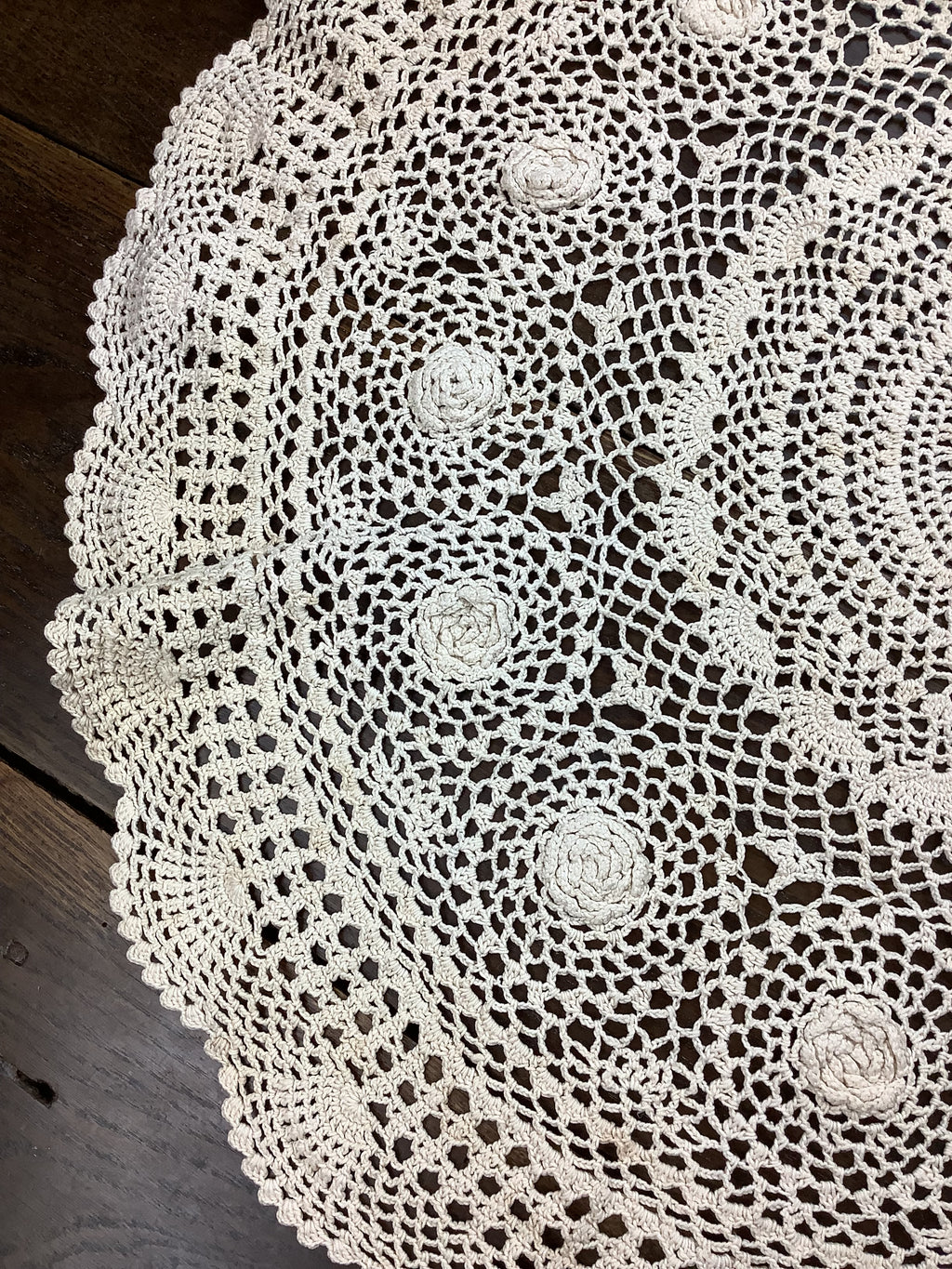 Napperon rond en crochet de coton ivoire – Réf. 165