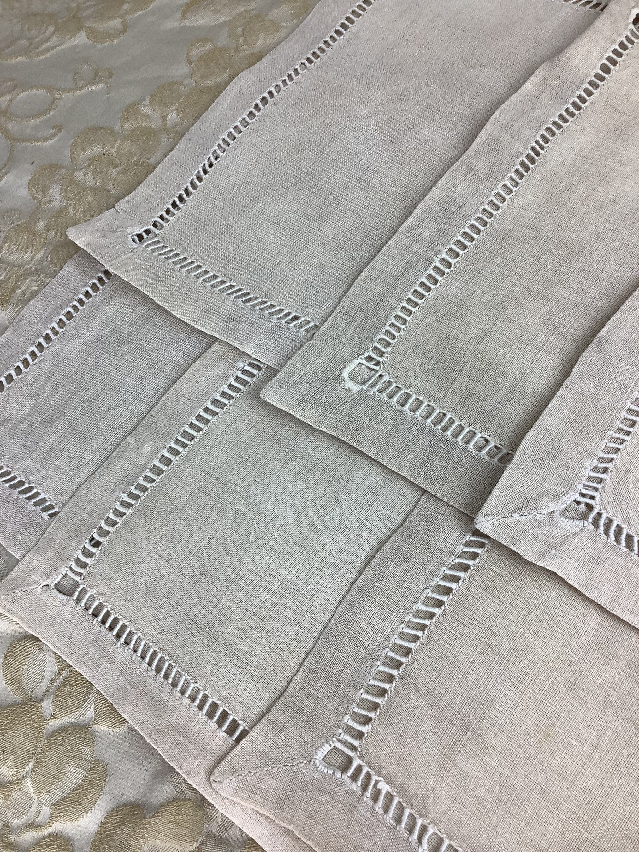 6 petites serviettes de table en lin ancien