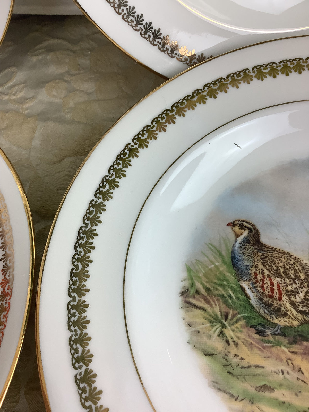 4 Assiettes creuses anciennes en Porcelaine Limoges France décor gibier/chasse