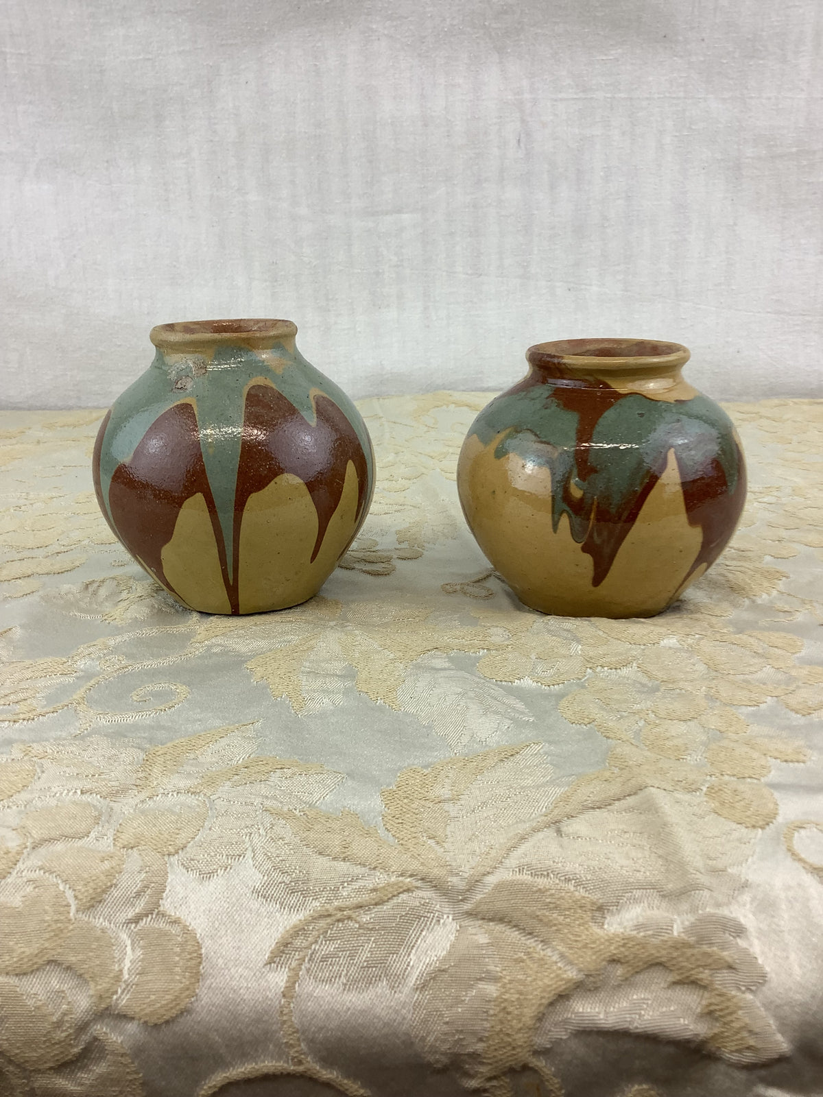 Paire de petits vases boules en grès émaillé polychrome – Réf. 78